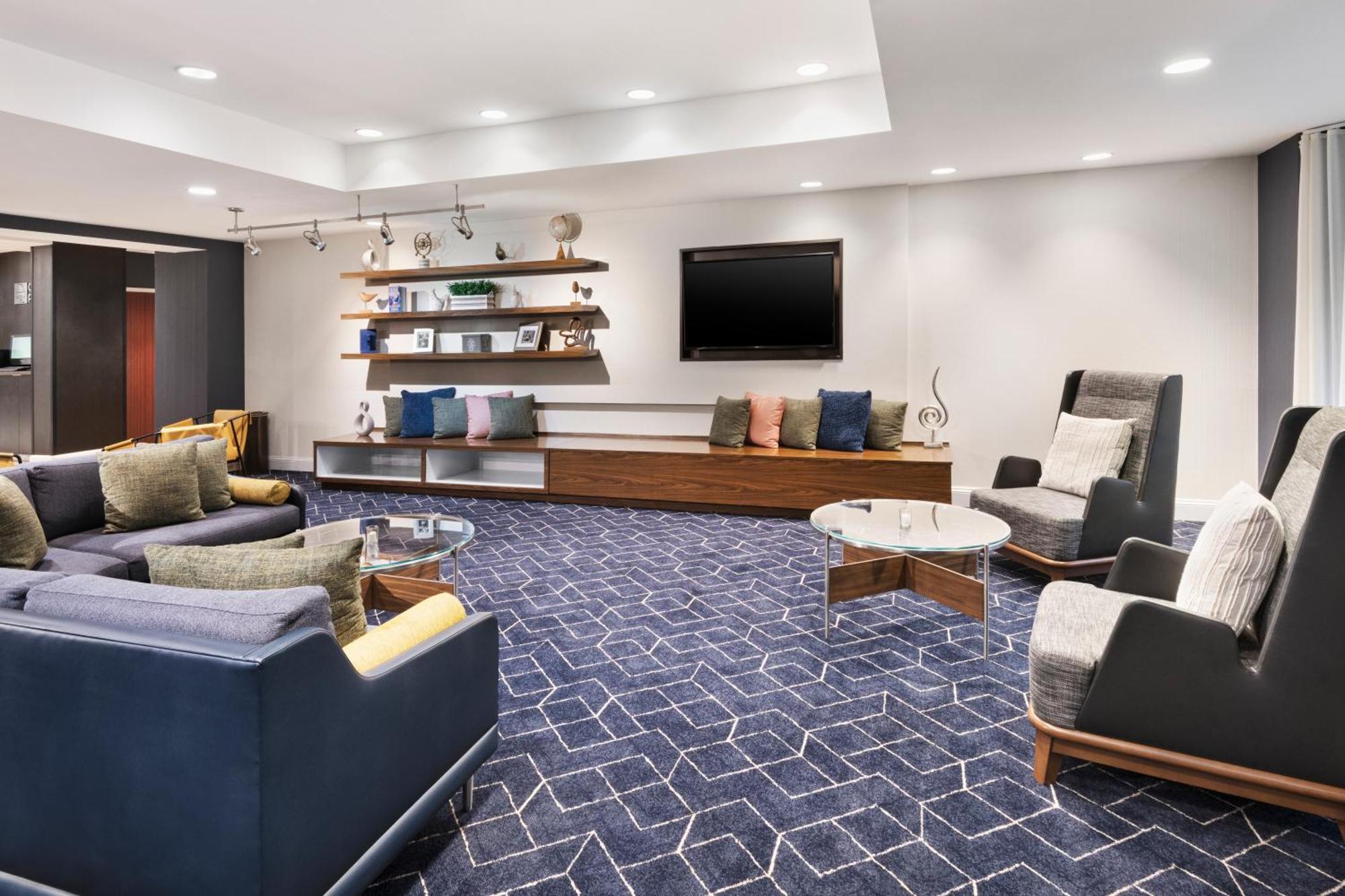 Courtyard By Marriott Burlington Hotel Ngoại thất bức ảnh