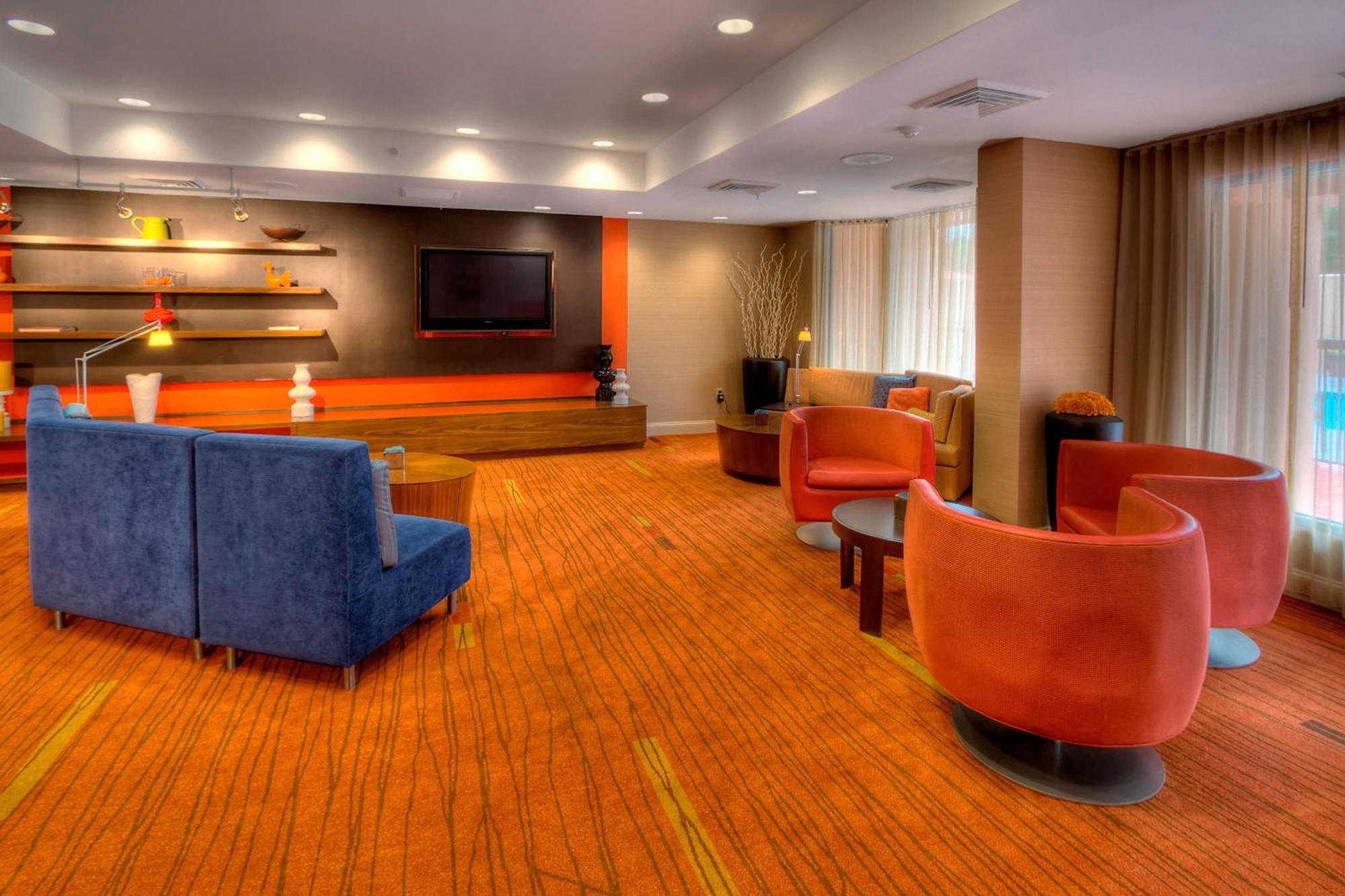 Courtyard By Marriott Burlington Hotel Ngoại thất bức ảnh