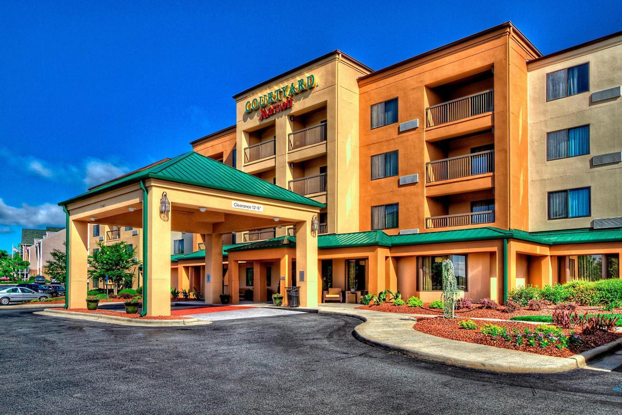Courtyard By Marriott Burlington Hotel Ngoại thất bức ảnh
